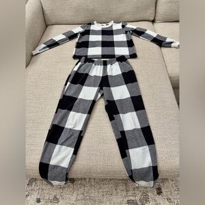 Woman’s Old Navy Pajamas